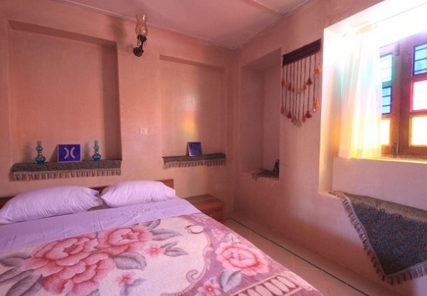 اتاق دو تخته دبل اقامتگاه سنتی ماه منیر شیراز